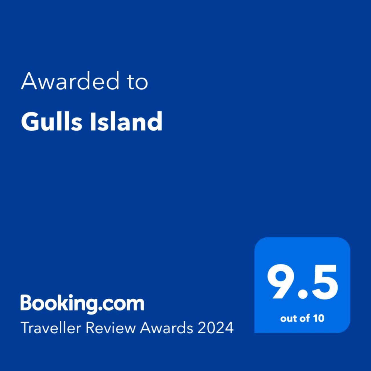 Chalet Gulls Island